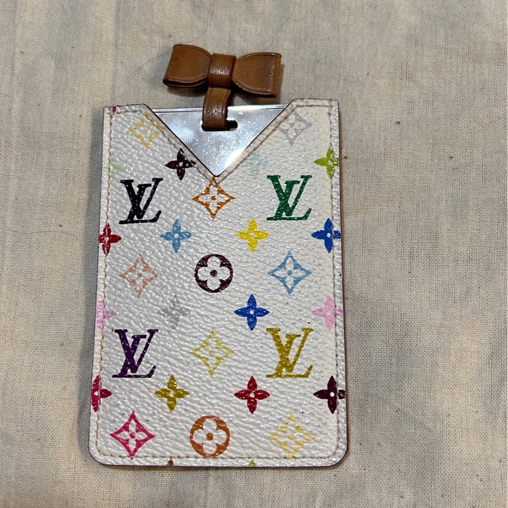Louis Vuitton Etui Multi-Colored mirror